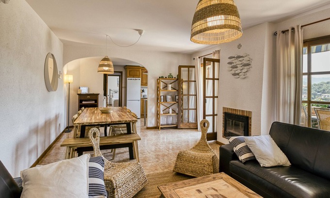 Calonge Villa | Villa "Castell Mirto": Private Pool & Oceanfront Retreat