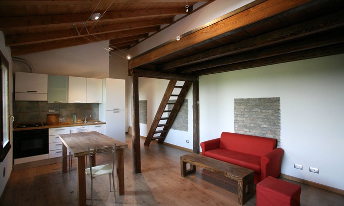 Reggio nell'Emilia House | Beautiful Villa Castellazzo: Farm Holiday with Breakfast Included
