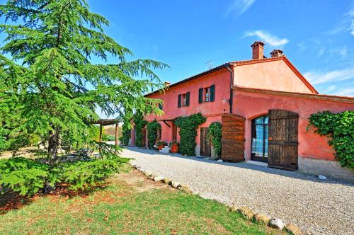 Gallina House | Discover Villa Castiglione: Pet-Friendly Retreat Awaits