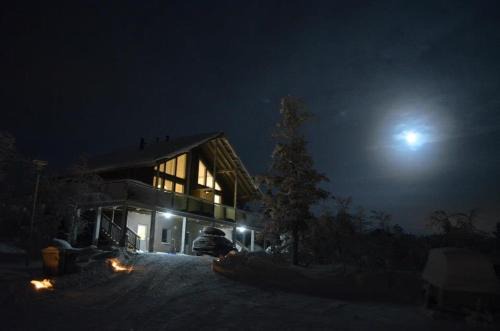 Saariselka Apartment | Relax at Villa Castillo: 4-Star Retreat with Spa & Pool