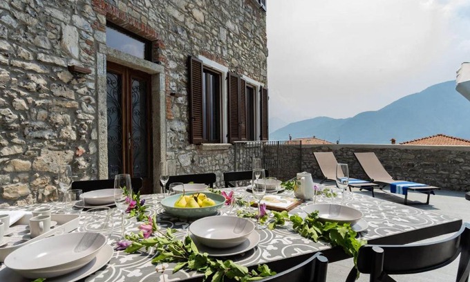 Azzano Villa | Relaxing Villa Castravalva with Oceanfront Views