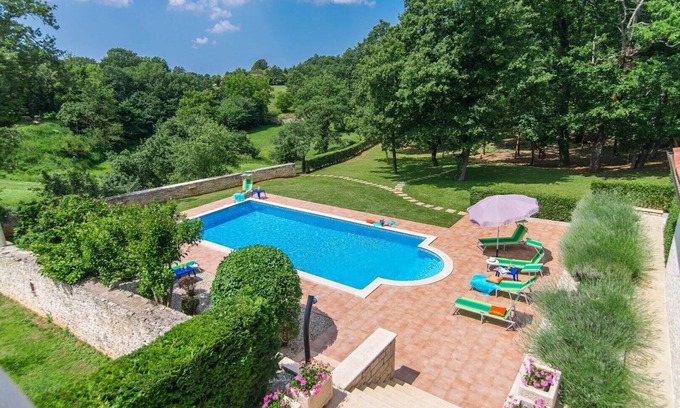 Kringa Villa | Villa Catarina: Ideal Getaway with Pool and Lush Garden