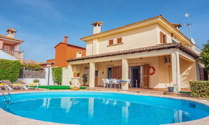 Pont d'Inca Ski Chalet | Villa Caülls: Ideal Retreat with Pool Near Palma