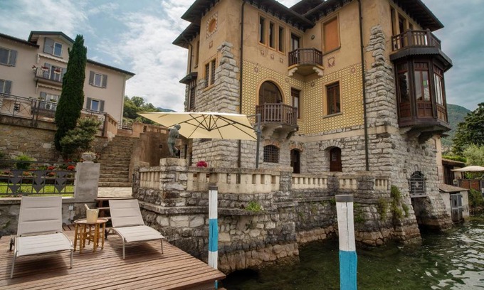 Sulzano House | Beachfront Villa Cecilia with Ocean View & Pet-Friendly Perks
