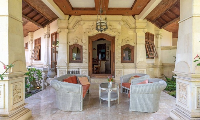 Banjartegehe Villa | Villa Cempaka: Family-Friendly Retreat with Pool & Breakfast
