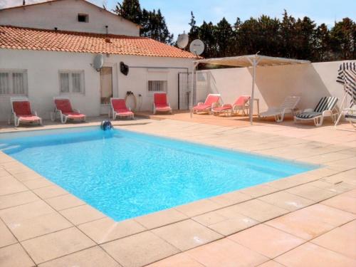 Meynes Villa | Elegant Villa in Meynes with Private Pool for Family Fun