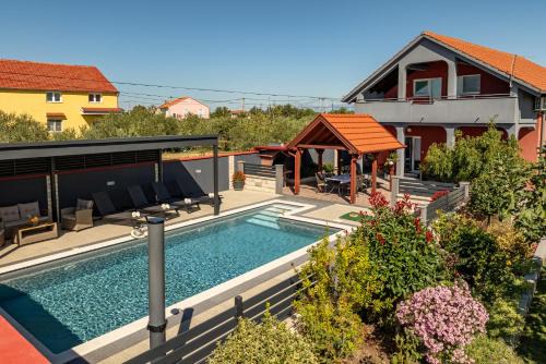 Sopot Villa | Villa Chervil: Guest Rated 9.8 with Pool & Family Amenities
