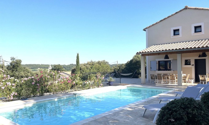 Villes-sur-Auzon Villa | Discover Villa Chevalier: Family-Friendly Retreat with Pool