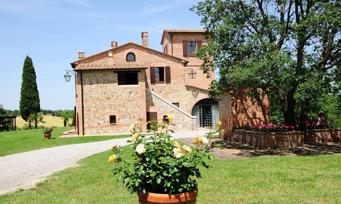 Cetona Villa | Idyllic Villa with Pool and Expansive Park in Cetona