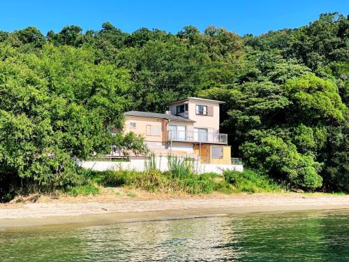 Shodoshima House | Experience Villa Chillon: Oceanfront Bliss Awaits You