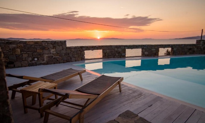 Agios Stefanos Villa | Villa Choulakia: 4-Star Oceanfront Retreat with Pool