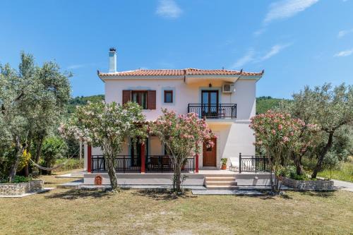 Stafylos House | Unforgettable Villa Christina Steps from Stafylos Beach