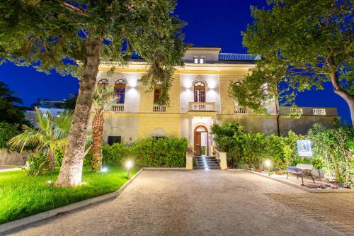 Arenella Bed & Breakfast | Ocean View Bliss at Villa Cipriano - Guest Rated 9.8