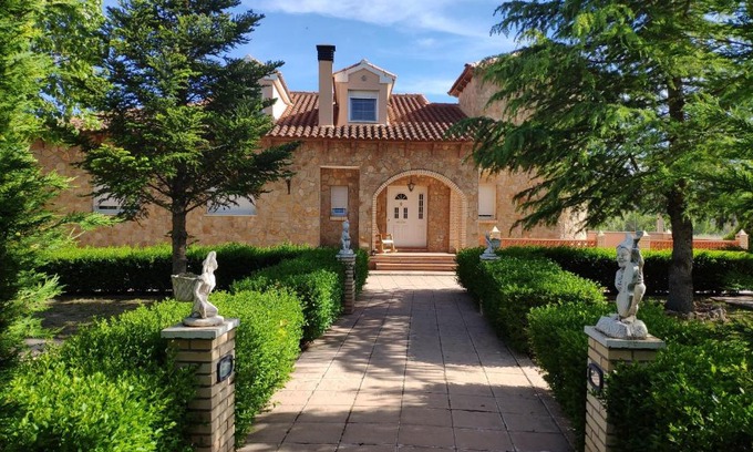 Teruel Villa | Family-Friendly Villa CiTe with Pool and BBQ Terraces