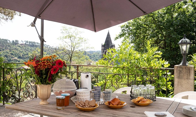 Gravieres House | Villa Clémentine - Cozy Retreat by the Beautiful River