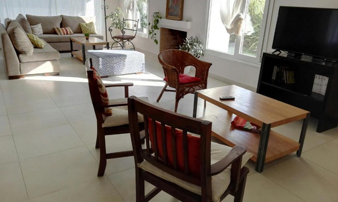 Tandil Villa | Villa Clarita Tandil: 10/10 Rated, Pool & Pet-Friendly
