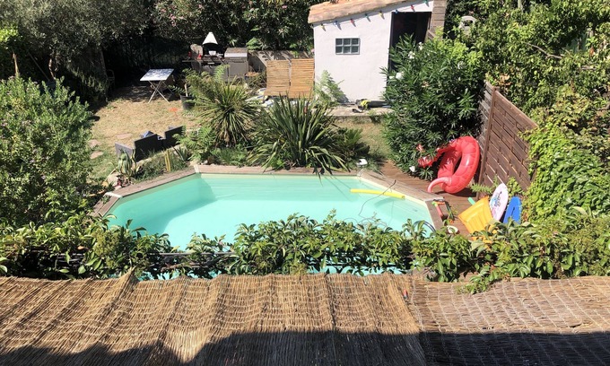 Lemasson House | Cozy Villa Just Minutes from the Comédie and Beautiful Beaches