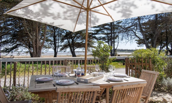 Ile-d'Aix Villa | Villa Clocomi - Sea View Retreat on Ile d'Aix