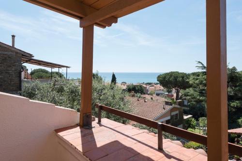 Castiglione della Pescaia Apartment | Stunning Villa con Terrazza Vista Mare - 4-Star Bliss