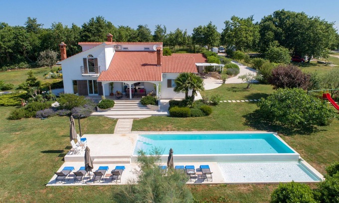 Trviz Villa | Villa Colors of Nature: Family-Friendly Retreat with Pool