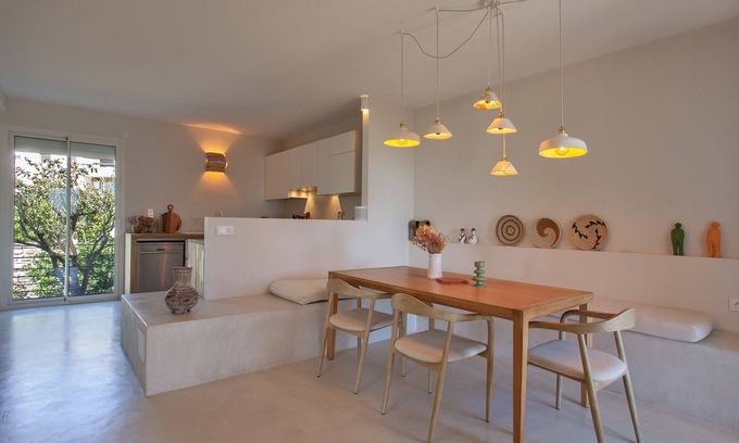 Ville-di-Pietrabugno Villa | Villa Comte: Newly Renovated Gem with Private Pool