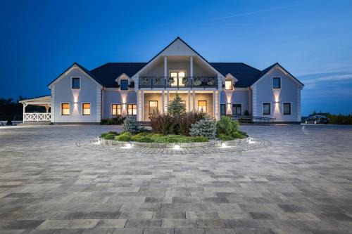 gmina Słonsk Hotel | Discover Villa Con Amore: Top-Rated Family-Friendly Escape