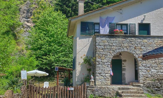 Borzonasca Apartment | Exclusive Villa with Garden and Stream, Ideal for Families