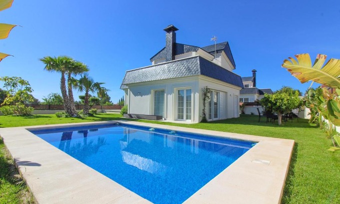 Polop Villa | Private Pool Retreat in Polop with Top Guest Rating