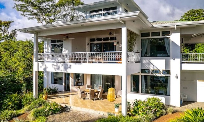 Nuevo Arenal Villa | Idyllic Villa Corazón Occidente: Lakefront Paradise Awaiting