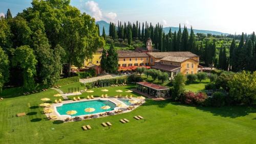 Cavaion Veronese Hotel | Elegant Villa Cordevigo: 5-Star Oceanfront Retreat