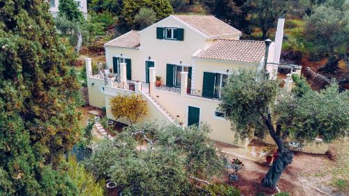 Sfakera House | Discover Family-Friendly Comfort at Villa Costa