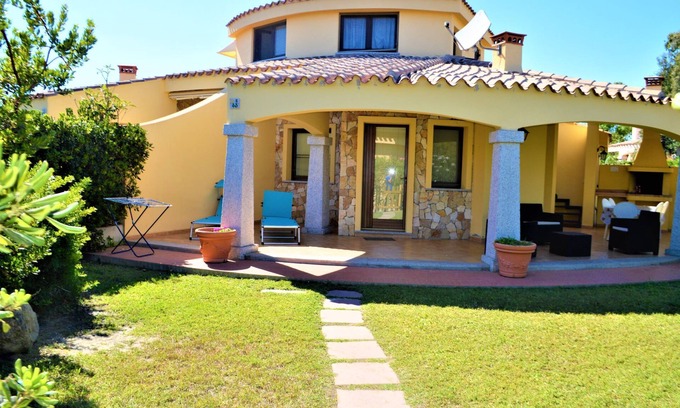 Costa Rei Apartment | Quiet Villa Costa Rei with Breakfast & Top Guest Ratings