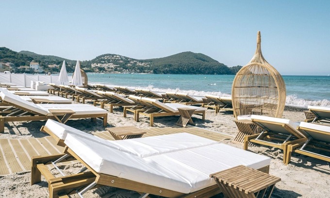 Calas House | Villa Cosy: Perfect Getaway with Private Pool in Aix-Mars