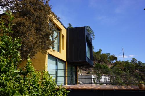 Casarza Ligure Villa | Discover Villa Crassula: Oceanfront Oasis with Pool