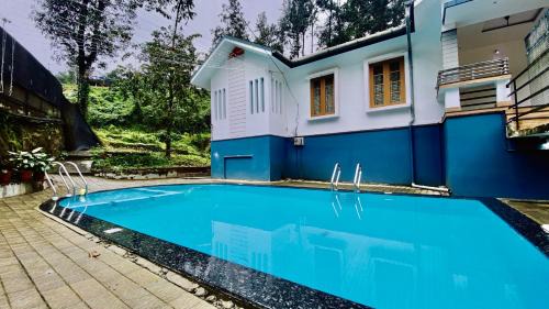 Kunnathidavaka House | Villa Cresta with Outdoor & Indoor pool 3bhk