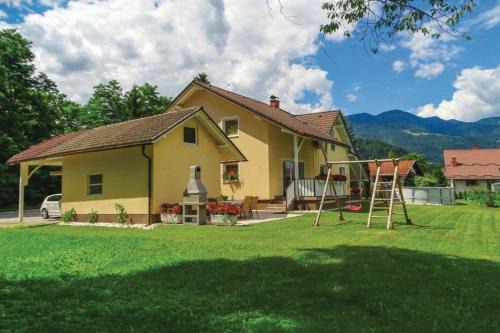 Varpolje Villa | Villa Cujez: Poolside Oasis with Sauna - 4 Star Retreat
