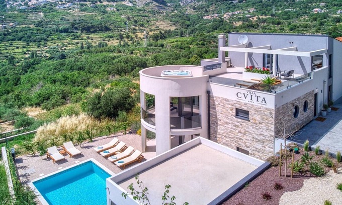 Klis Villa | Modern Villa Cvita: 5 Bedrooms, Pool & Spa with Views