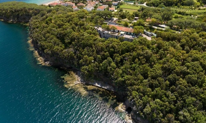 Naregno Villa | Villa Cynthia - Beach Access Villa in Beautiful Tuscany