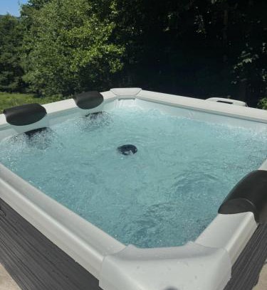 La Celle-sous-Gouzon Villa | Villa - Détente & Jacuzzi aux portes de Gérardmer