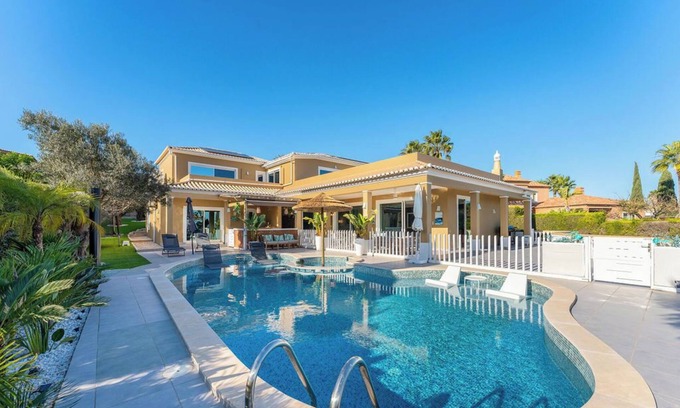 Funchal Villa | Villa da Boa Vida - A stunning 6 bedroom villa.