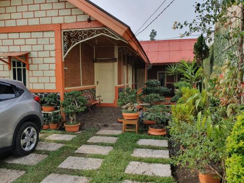 Ciwidey Villa | Pet-Friendly Villa Daffa in Ciwidey - Rated 9/10 by Guests