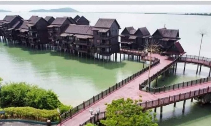 Kuala Teriang Hotel | Discover Villa Dalam Laut - Child-Friendly Oasis with Pool