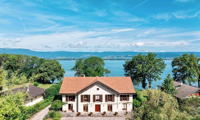 Nernier Villa | Villa Dame du Lac - Waterfront Masterpiece