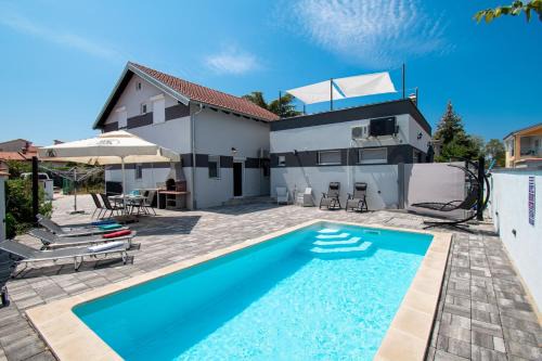 Barbariga Villa | Experience Villa Damjan: 4-Star Oceanfront Retreat