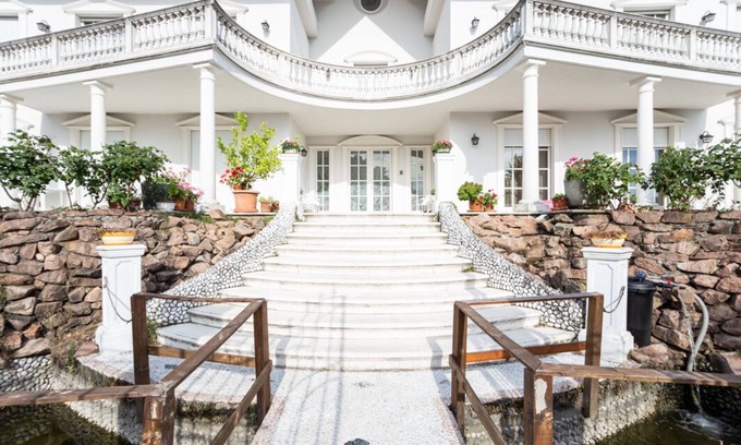 Lainate Apartment | Relax at Villa Danieli: Private Pool & Family-Friendly Stay