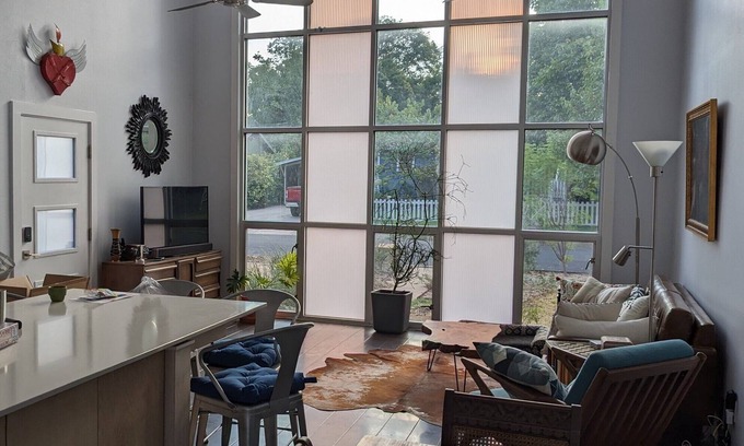 North Loop House | Villa Dario: Beautiful Home in Midtown Austin
