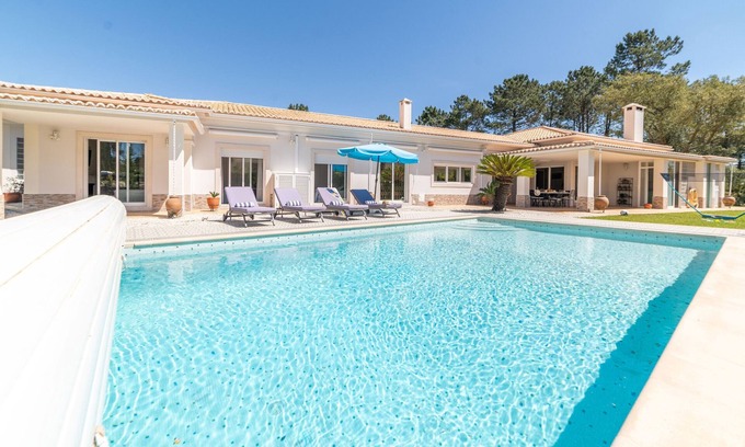 Castelo Villa | Discover Villa das Giestas - Relaxing Getaway with Pool