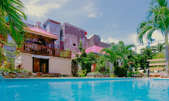 Basco House | Villa De Babat: Exceptional Stay with Pool & Restaurant