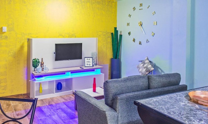 Scarborough Apartment | Pet-Friendly Groovy Suite at Villa De Cruz - Rated 8.5/10