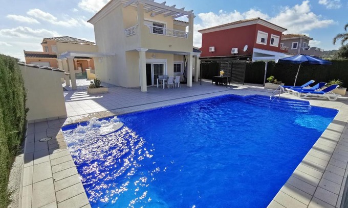 Caserio Los Tarquinos Villa | Luxurious Villa with Private Pool, Hot Tub & Grill